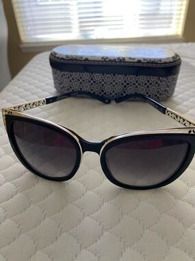 Brighton sun glasses